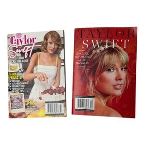 Taylor Swift Mini Magazine Set.